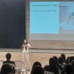 Maria Bauzà inspira l’alumnat amb els avenços sobre la robòtica